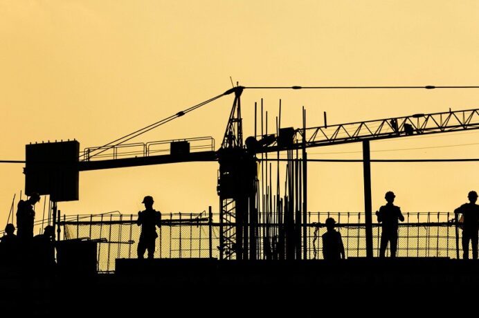 Trabajadores de la construccion (Shivendu Shukla Unsplash)