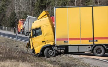 Qué hacer si tienes un accidente múltiple con coches y un camión: guía legal