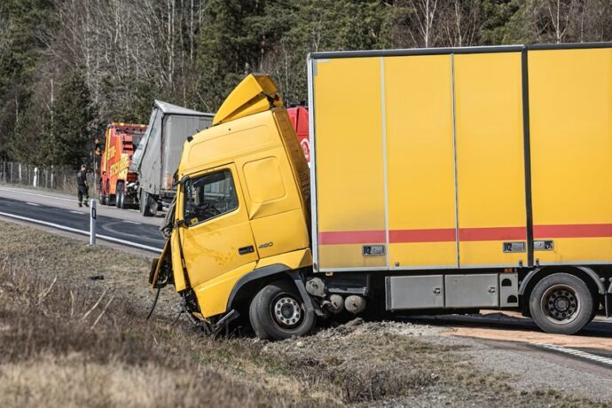 Indemnización por accidente de camión (Carl Tronders Unsplash)